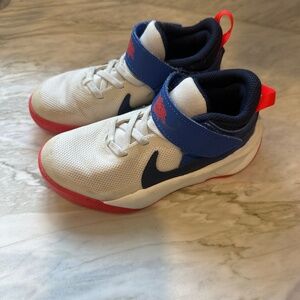 Nike Team Hustle Style Sneakers